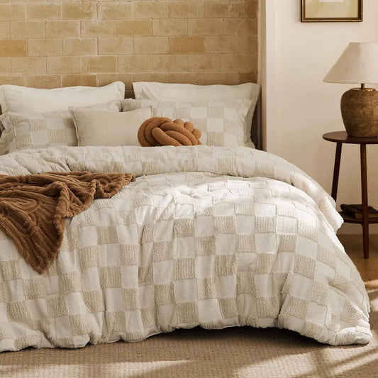 Bohemian Quilted 3-Piece Bedding Set with a soft, breathable comforter and two matching pillowcases.