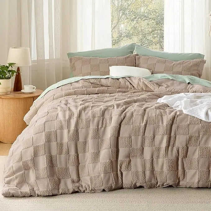 Bohemian Quilted 3-Piece Bedding Set with a soft, breathable comforter and two matching pillowcases.