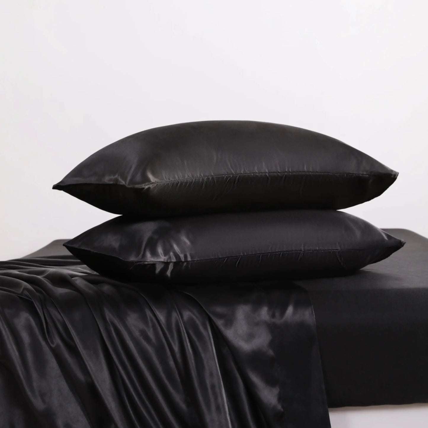 4-Piece Satin Bedding Set – Ultra-Soft Silky Sheets with Envelope Pillowcases, OEKO-TEX Certified Luxury Bedding, Gentle on Acne-Prone Skin